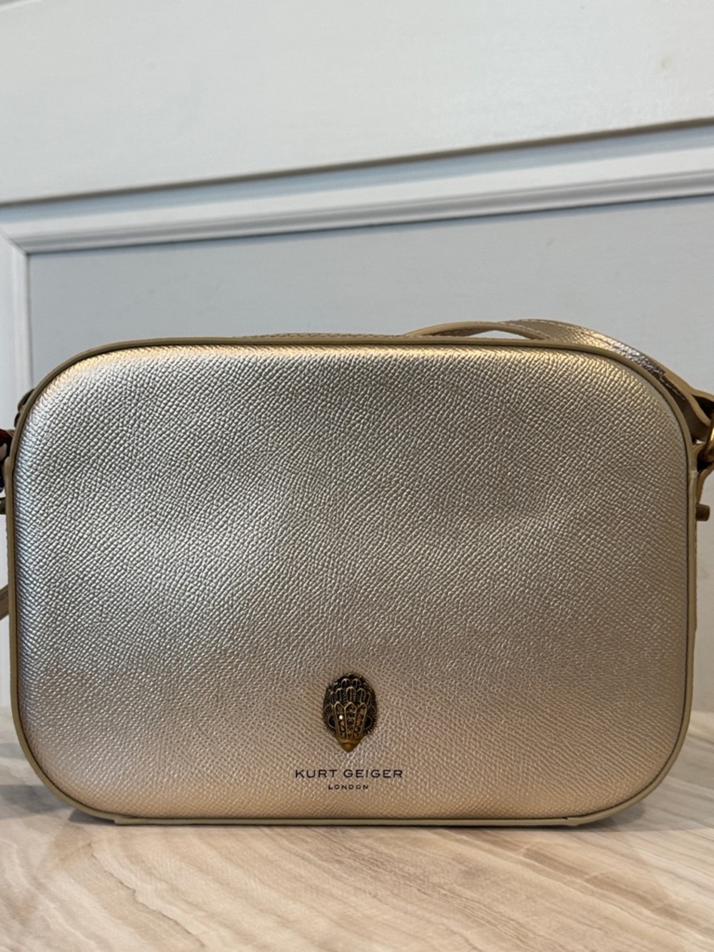 Kurt Geiger Metallic Gold Richmond Leather Crossbody Bag - Picture 5 of 17
